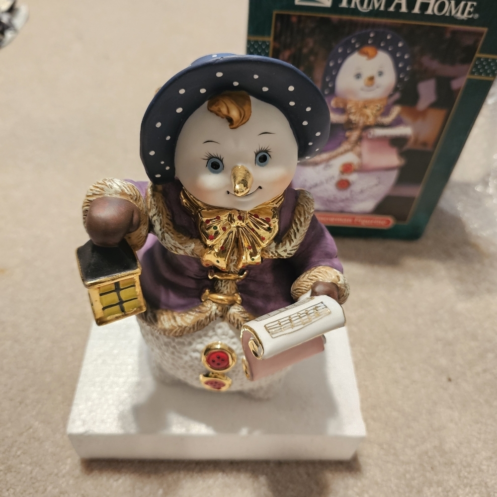 Vtg Trim A Home Porcelain Snowman Figurine w/ Lantern & Music Sheet in Box